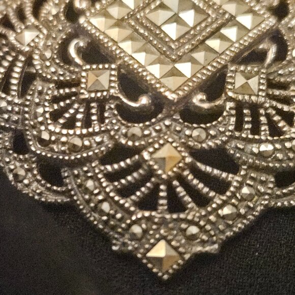 STERLING SILVER VINTAGE MARCASITE BROOCH - Picture 4 of 7